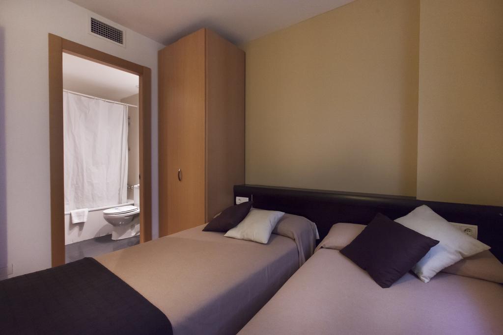 Apartaments Travessera-Parc Gueell Barcelona Exterior photo