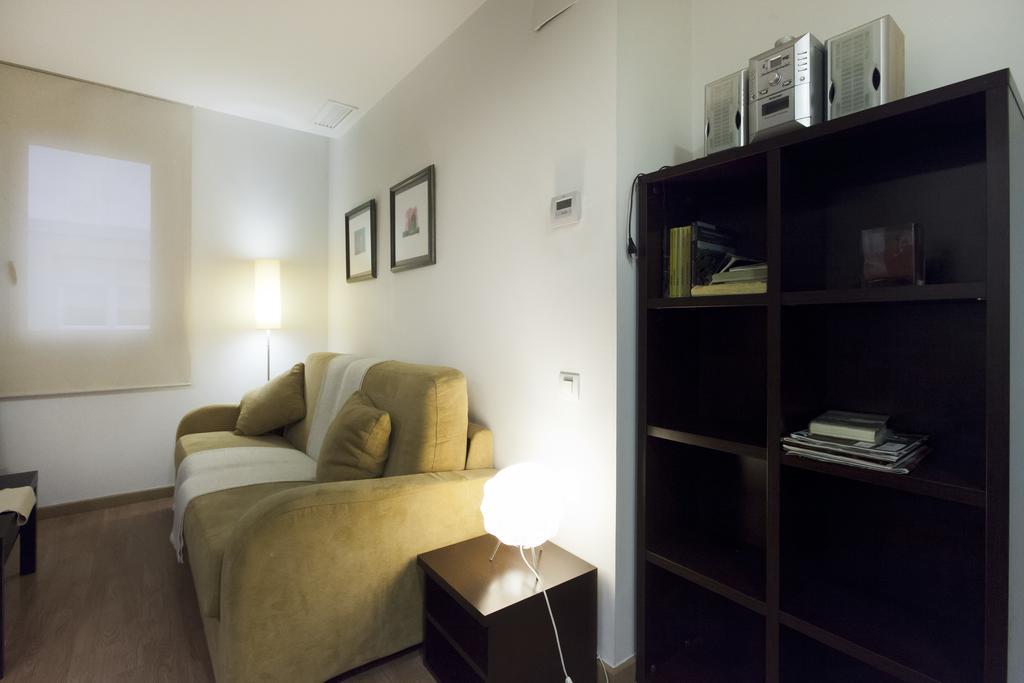 Apartaments Travessera-Parc Gueell Barcelona Exterior photo