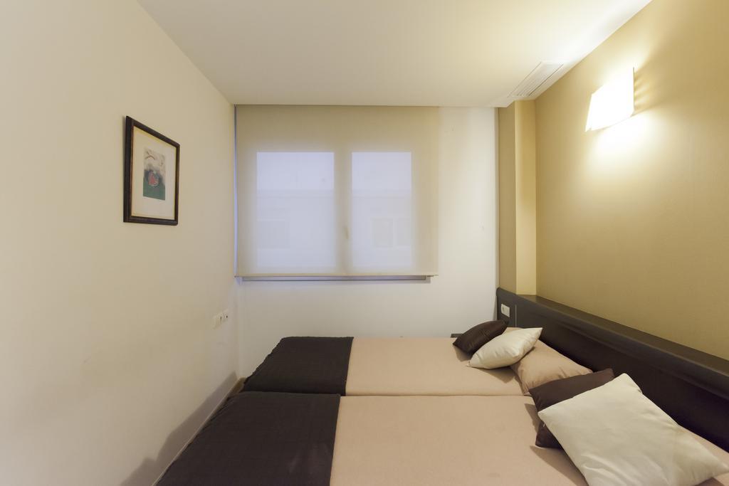 Apartaments Travessera-Parc Gueell Barcelona Exterior photo