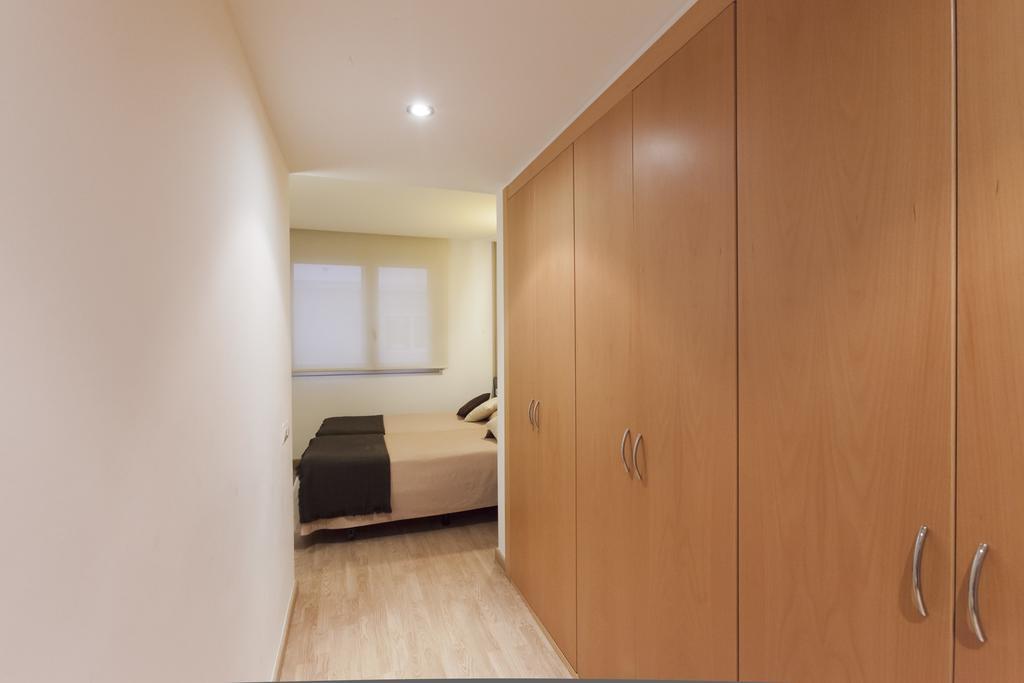 Apartaments Travessera-Parc Gueell Barcelona Exterior photo