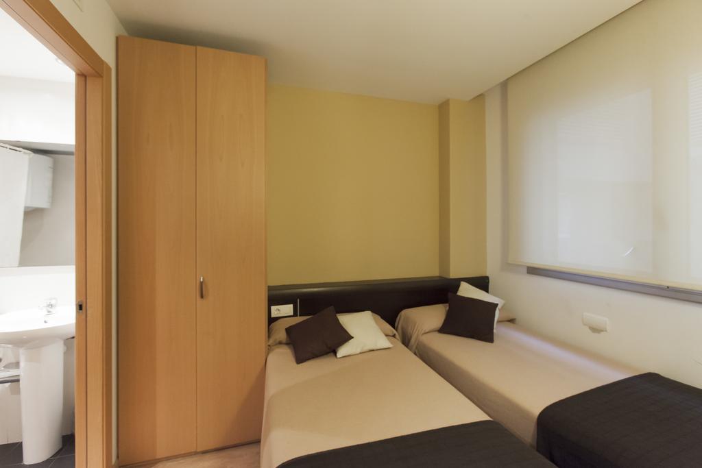 Apartaments Travessera-Parc Gueell Barcelona Exterior photo