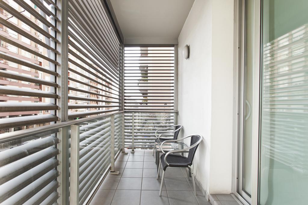 Apartaments Travessera-Parc Gueell Barcelona Exterior photo