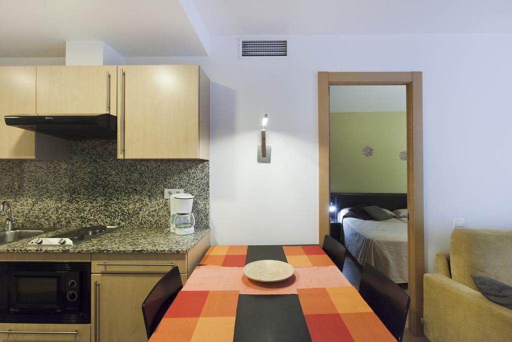Apartaments Travessera-Parc Gueell Barcelona Exterior photo